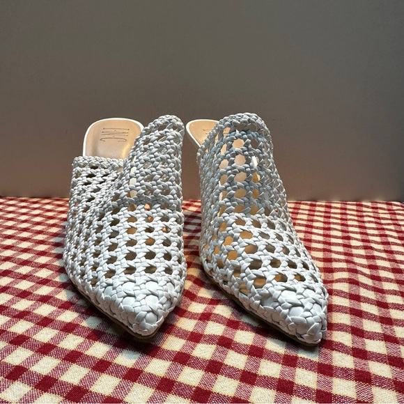 INC International Concepts White Textured Mules - Picture 2 of 4